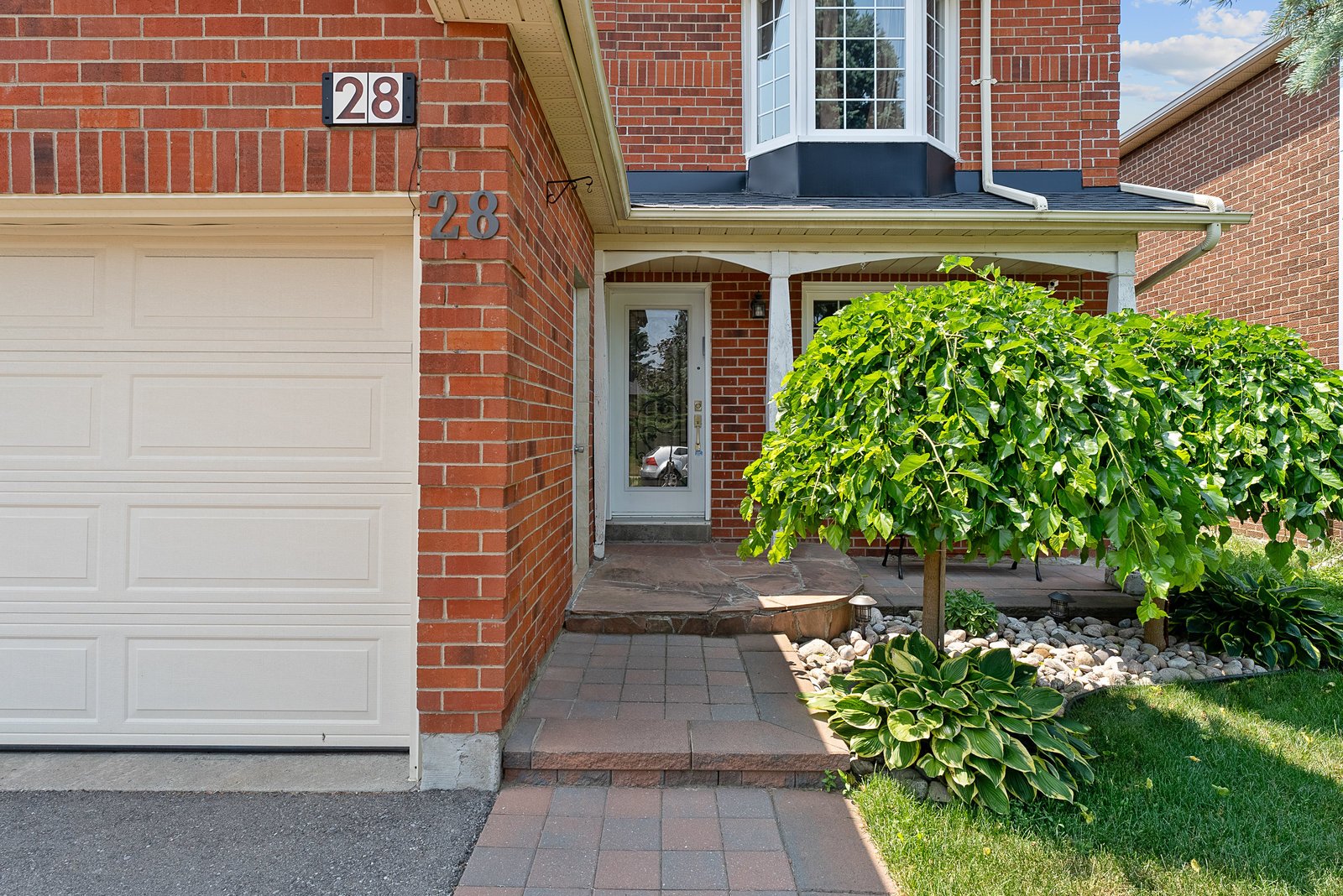 28 Thornway Ave