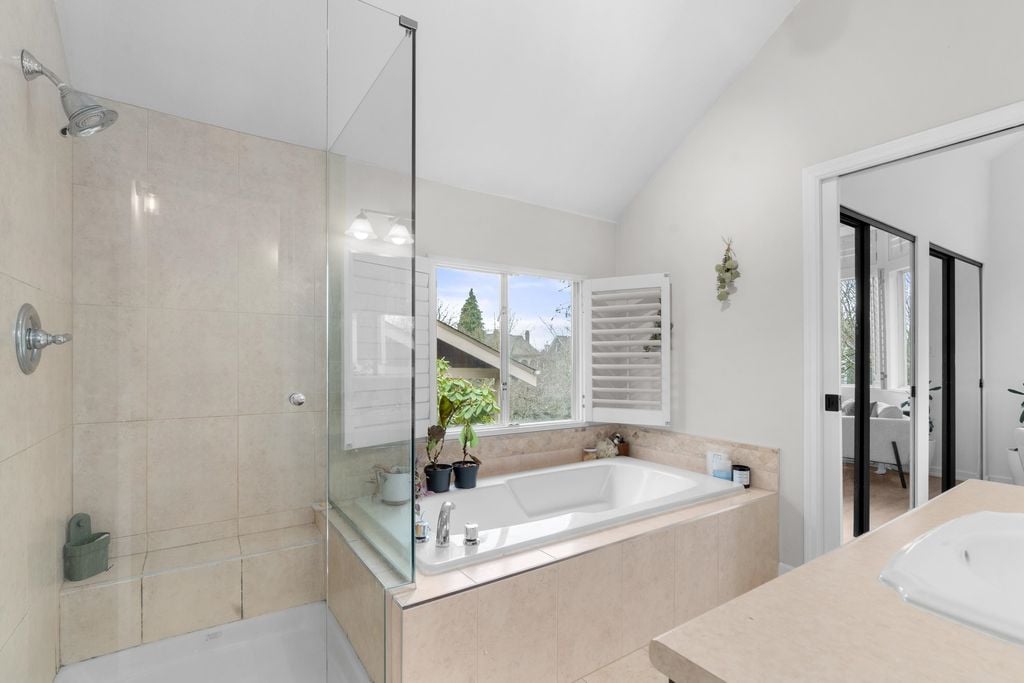 316 W 11th Ave