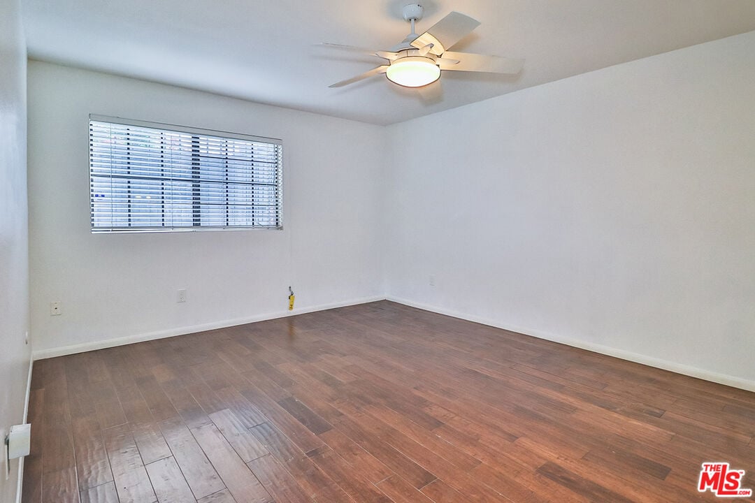 18100 Burbank Blvd Unit 19