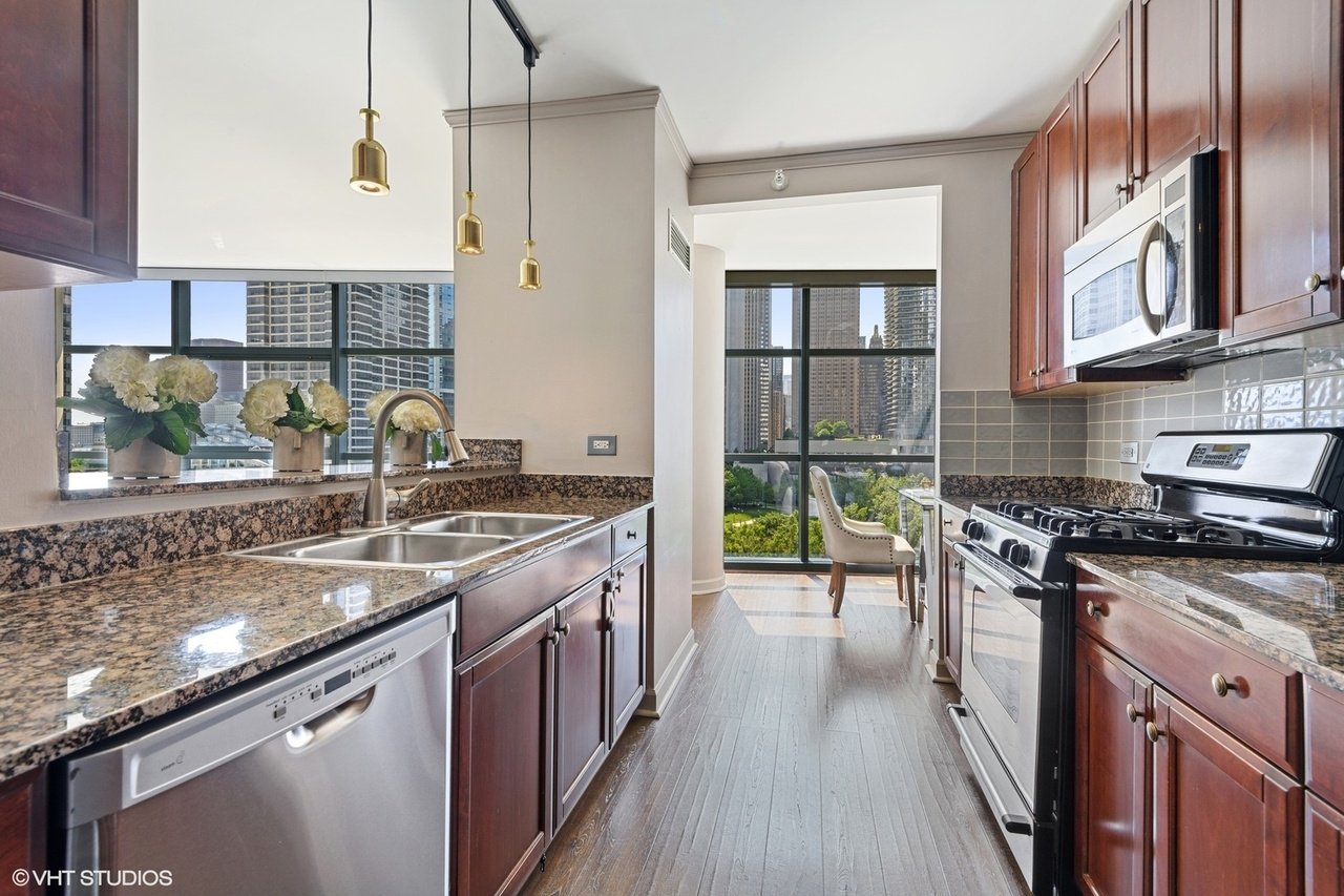 201 N Westshore Dr Unit 801