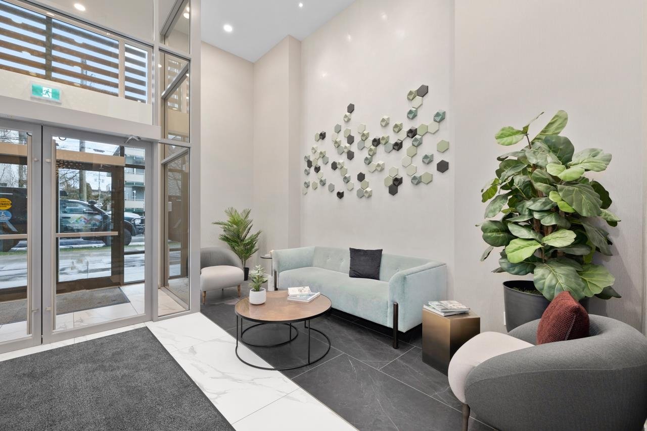 3002-6463 Silver Ave