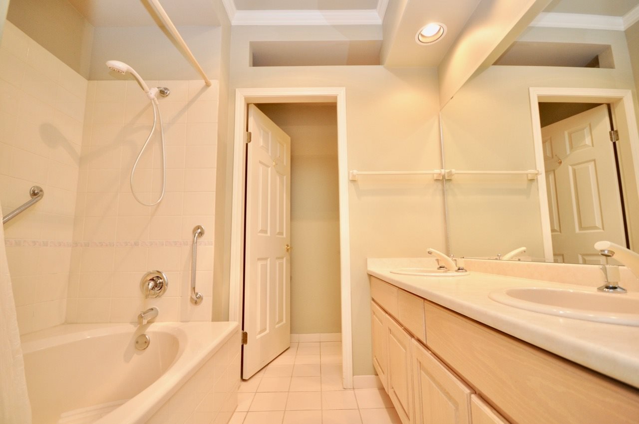 208-3760 W 6th Avenue, Vancouver