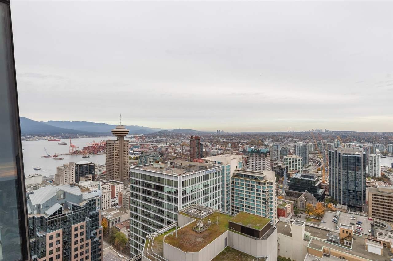667 Howe St, #3904