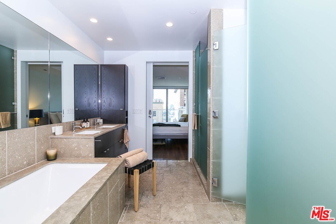 6250 Hollywood Blvd, #11N