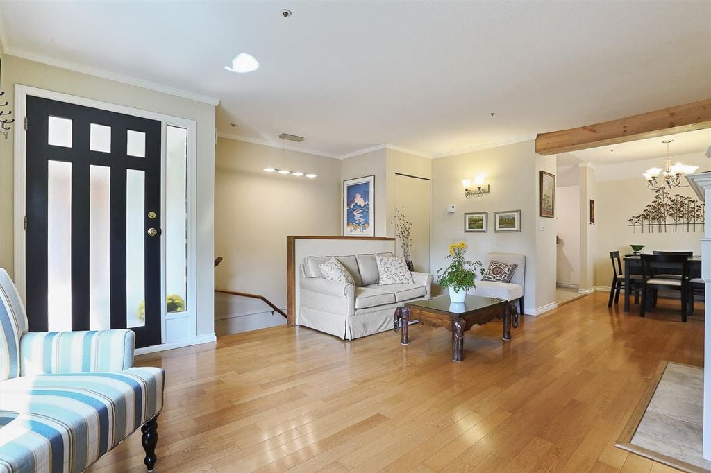 53 W 15th Ave