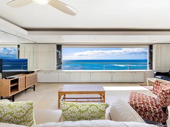 2895 Kalakaua Ave Ste 704