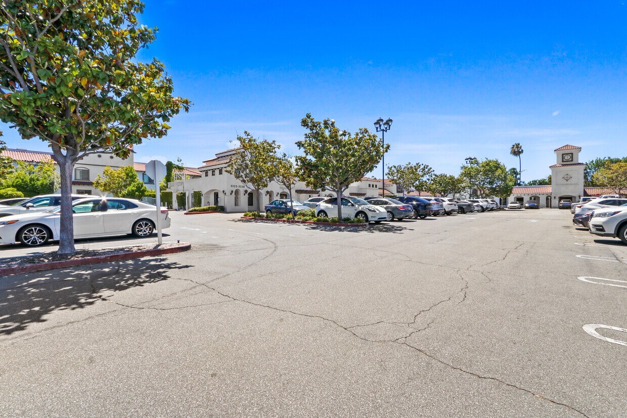3222-3256 Sepulveda Blvd