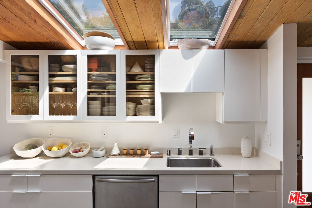 2699 La Cuesta Dr