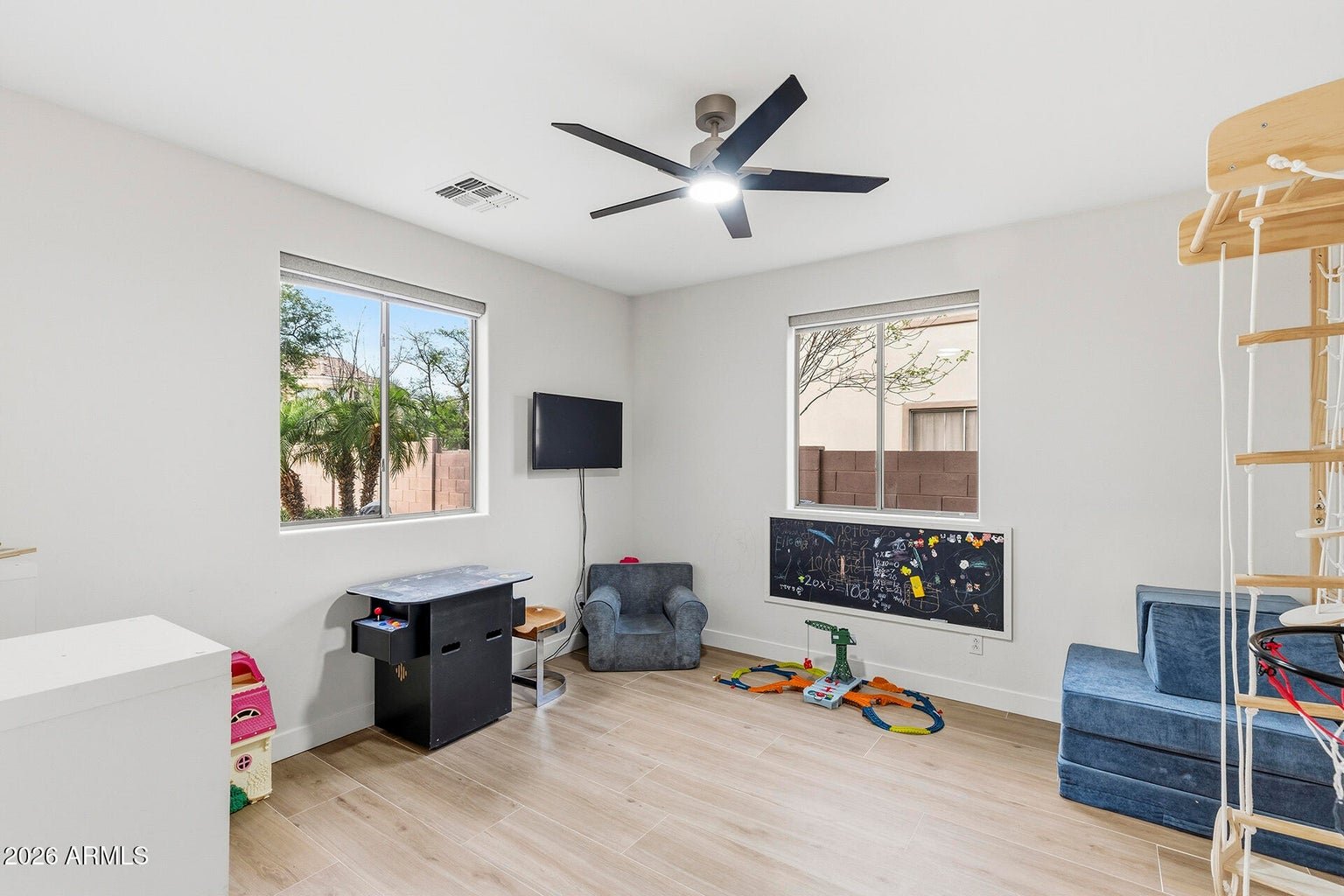 1582 E JADE Place