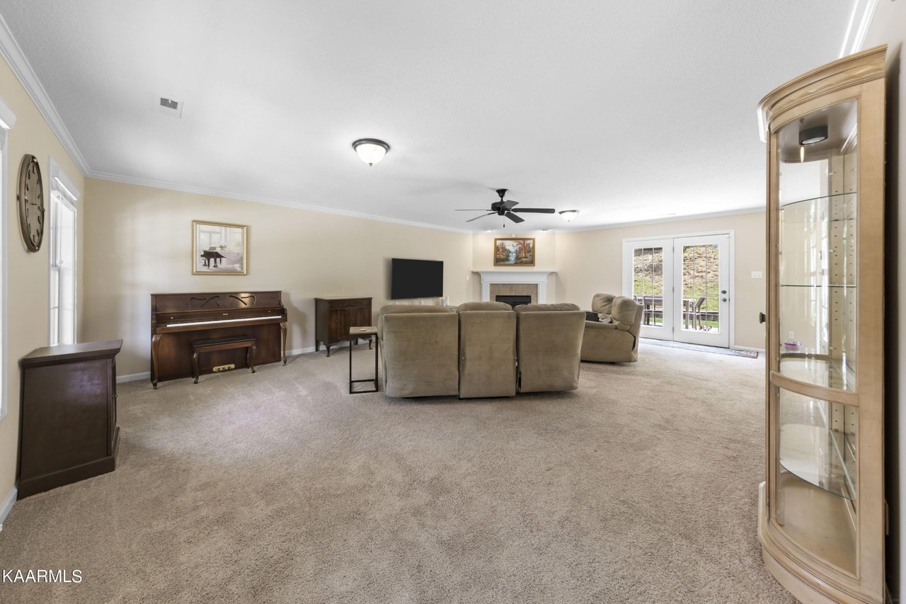 1142 Gilbert Station Ln