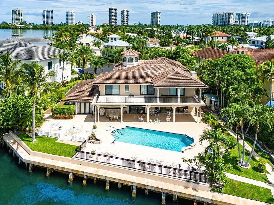 1010 Pine Point Road