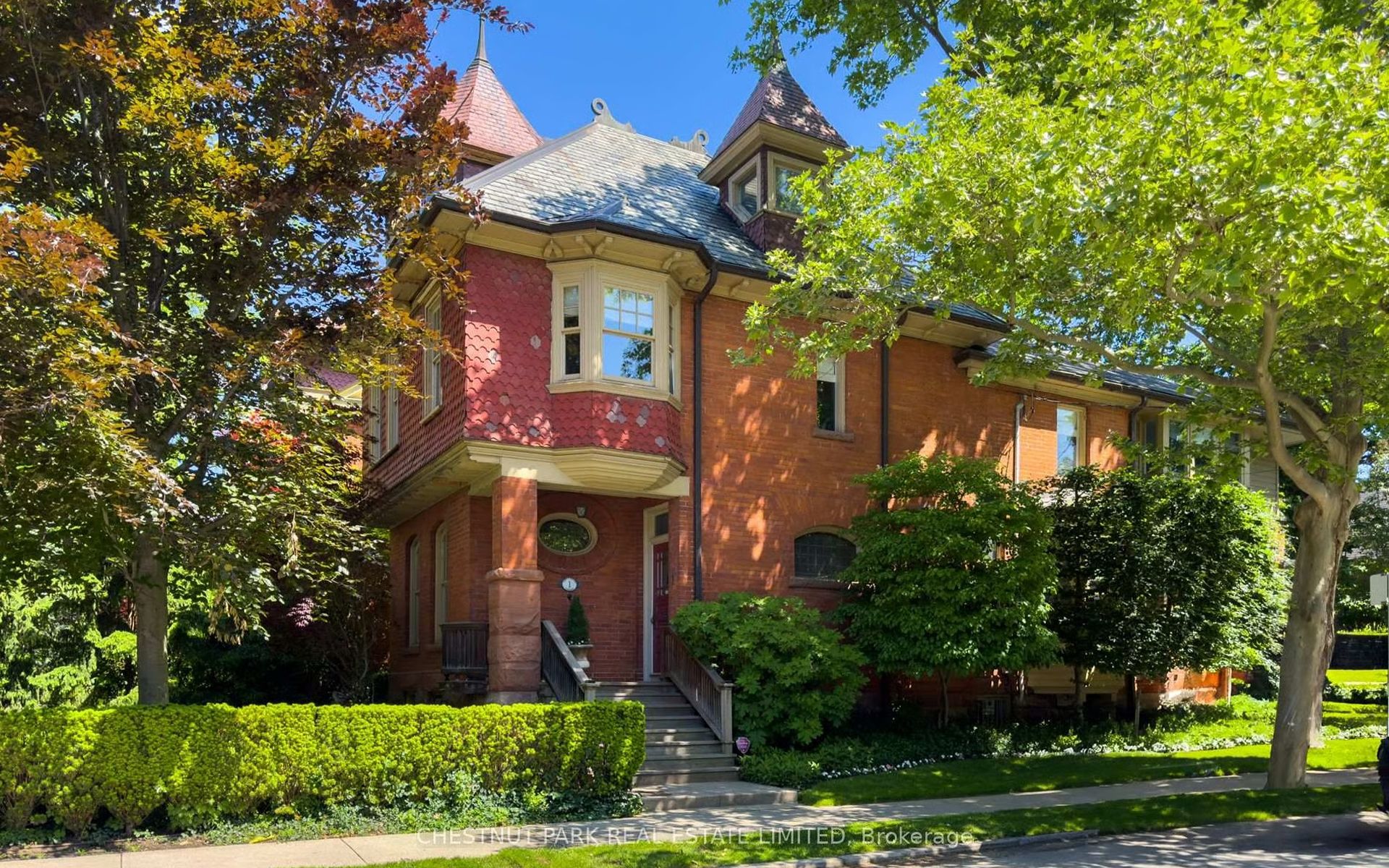 1 Hawthorn Ave