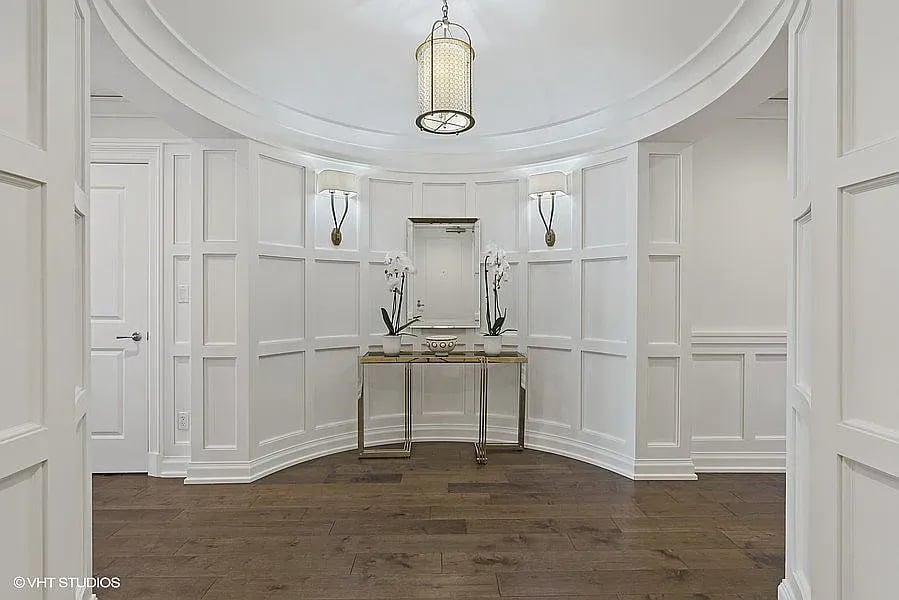 11 E Walton St APT 3201