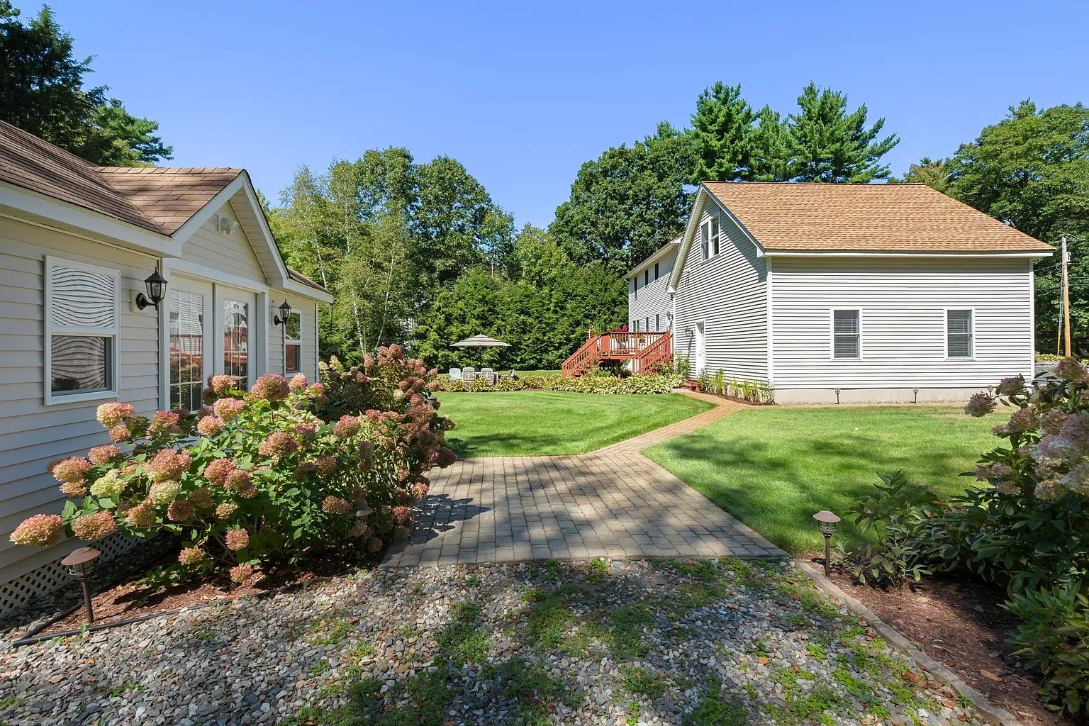 2 Brookside Ln