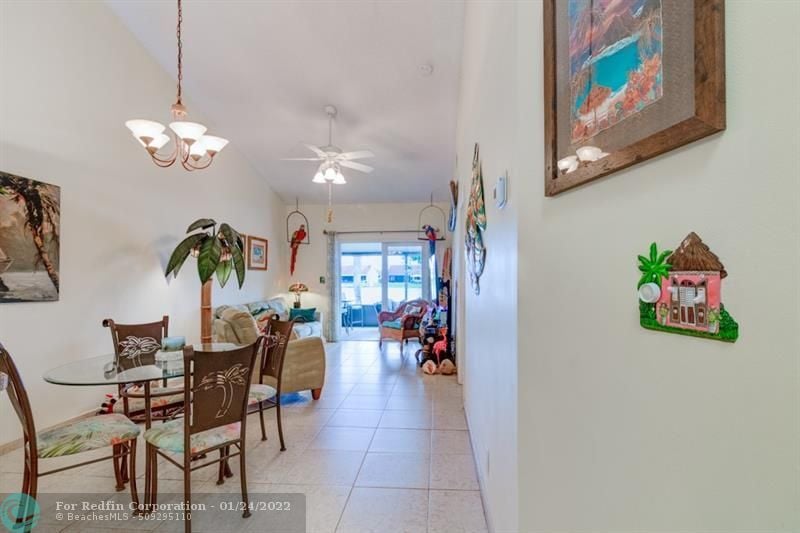 5590 SW 28th Ter
