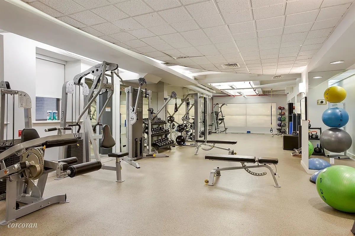 885 Park Ave, #12A