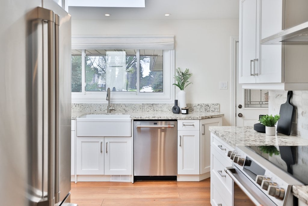 35 Hollyrood Heights Dr