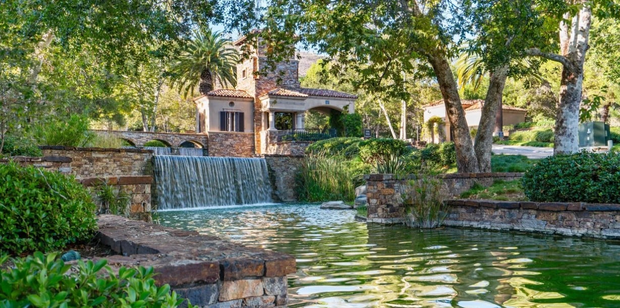 Custom Home with Panoramic Views in Rancho Santa Fe