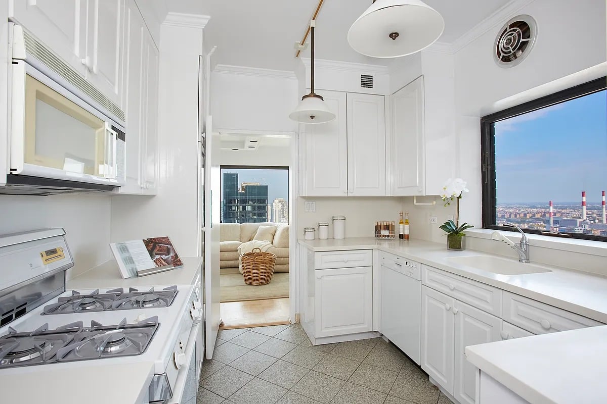 425 East 58th Street #38b