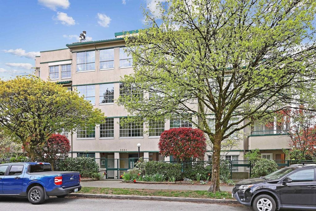 2091 Vine St, #PH1