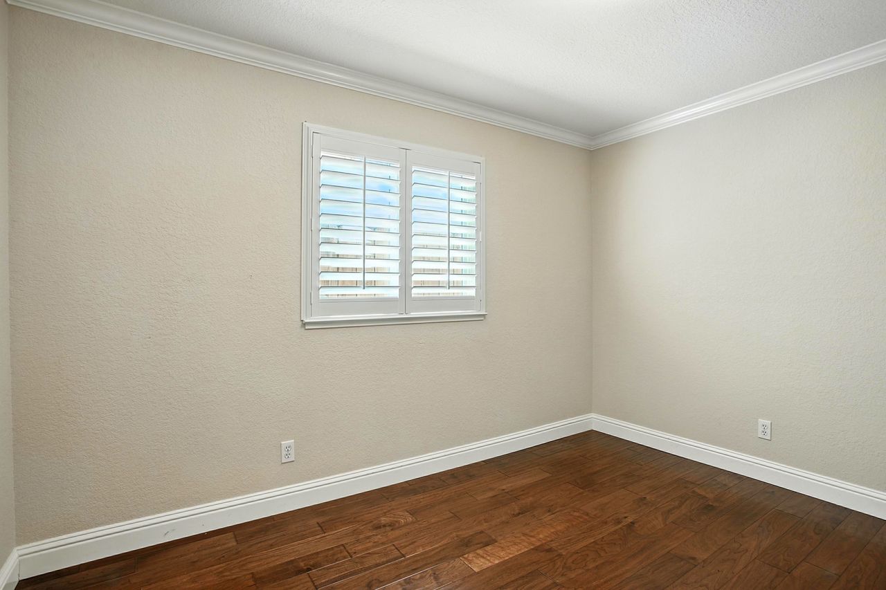 Great Custom Home in Galt! 