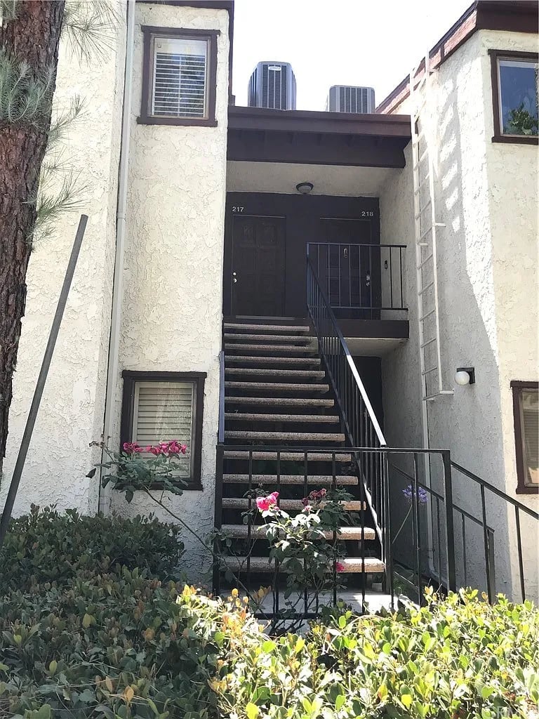 444 W Huntington Dr #217