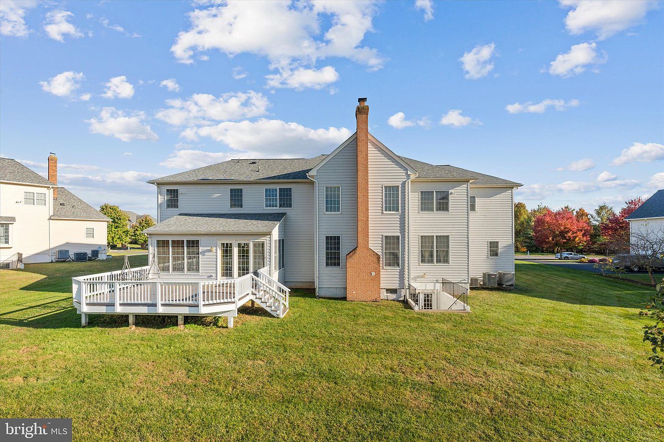 20069 Forest Farm Ln