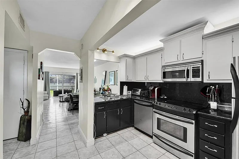 New Listing - 1439 S Ocean Blvd #105 Lauderdale by the Sea