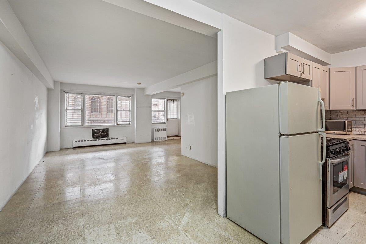 89-15 Parsons Boulevard #3J