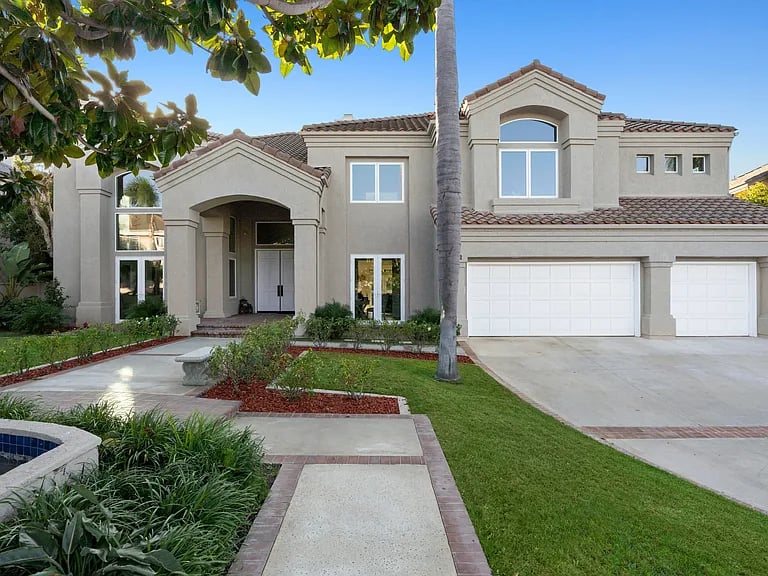 6662 Alamitos Cir
