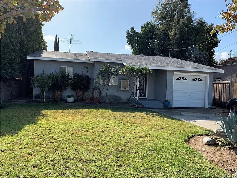652 E Fernleaf Ave