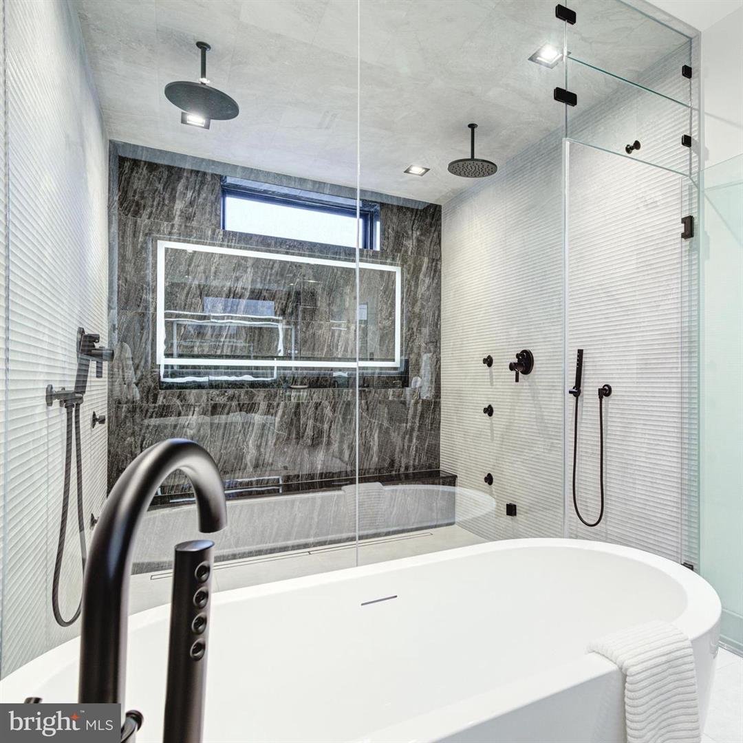 109 S 24th St, Philadelphia, PA 19103