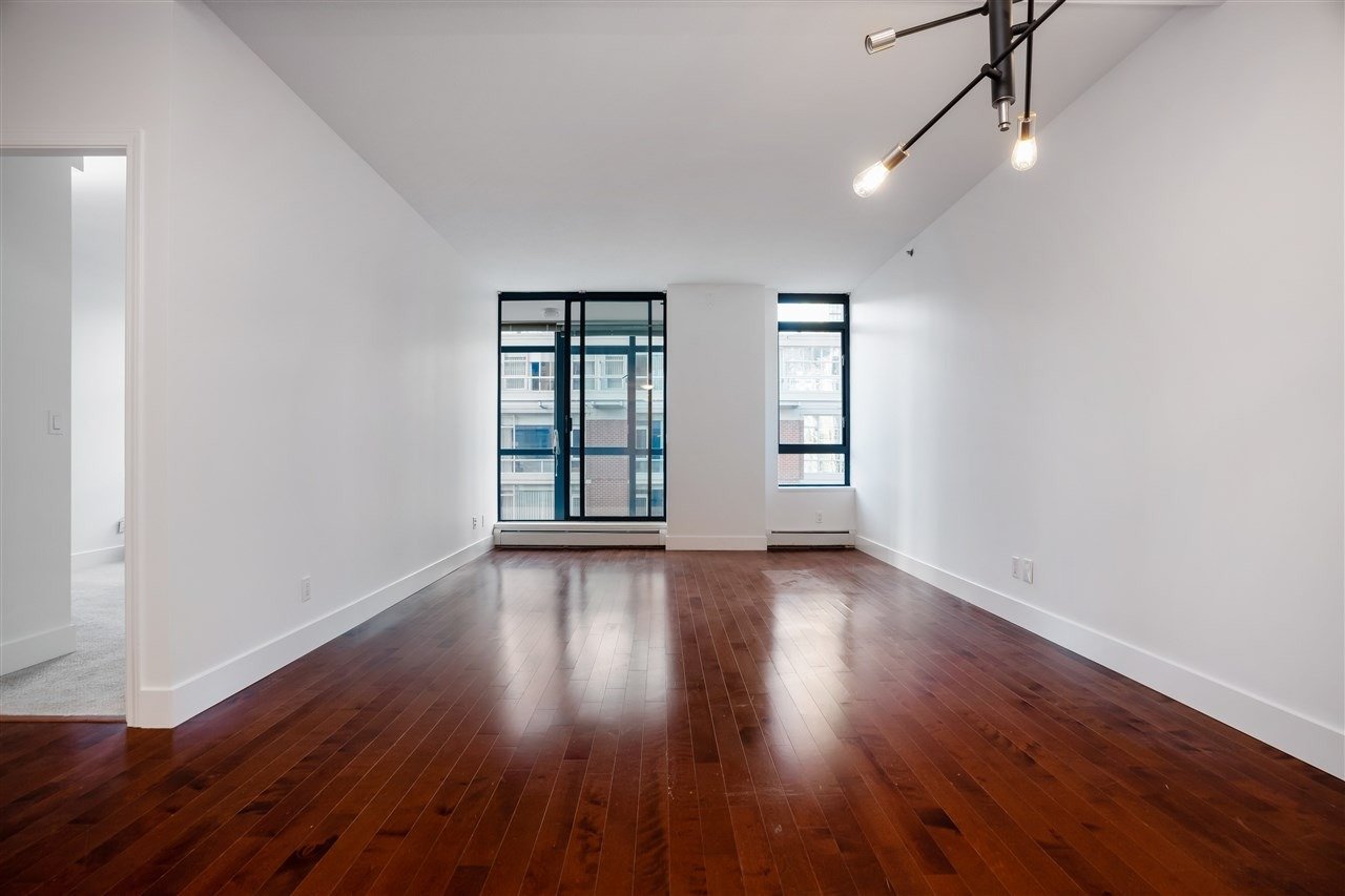 212 Davie St, #607