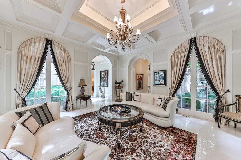 489 Lakeshore Road East