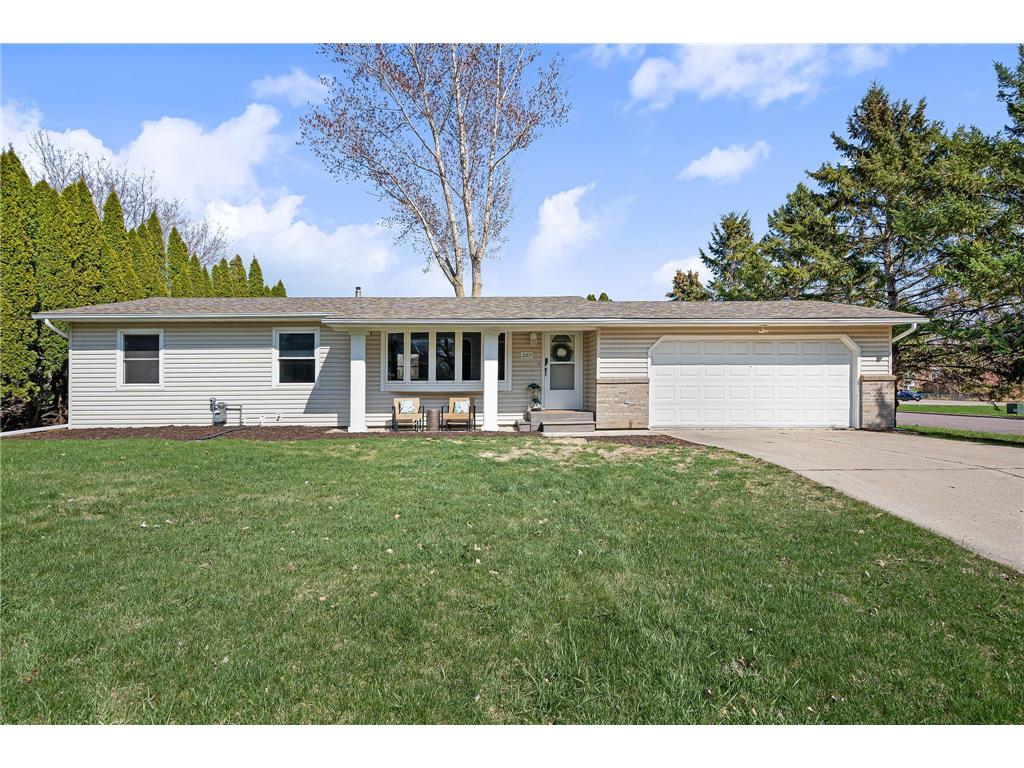 2205 3rd Avenue NW, Owatonna, MN 55060-1205