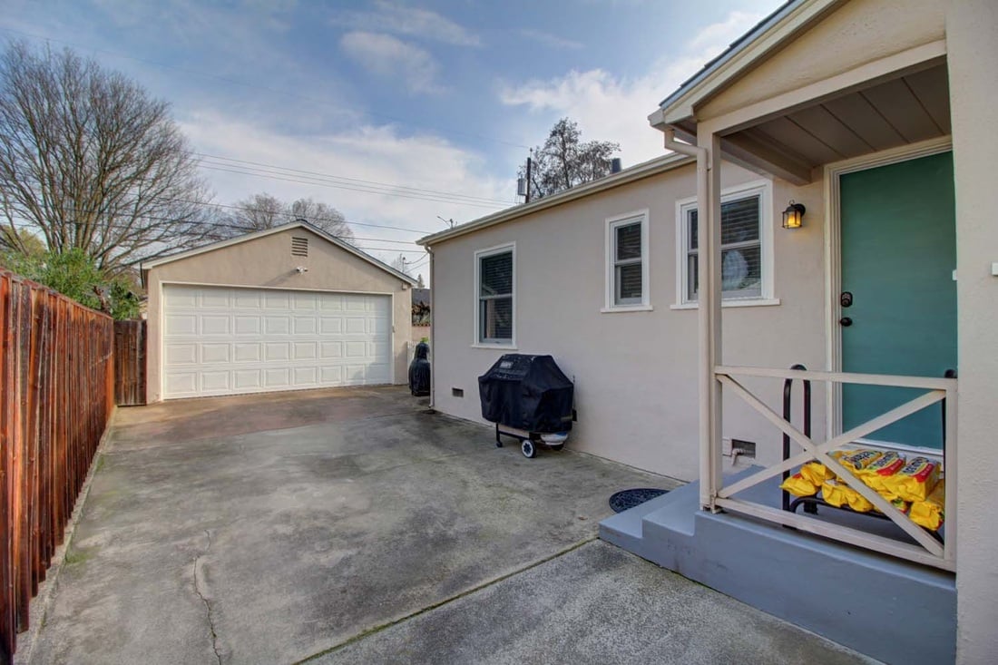 Just Listed! Beautiful East Sacramento Charmer in Great Location!