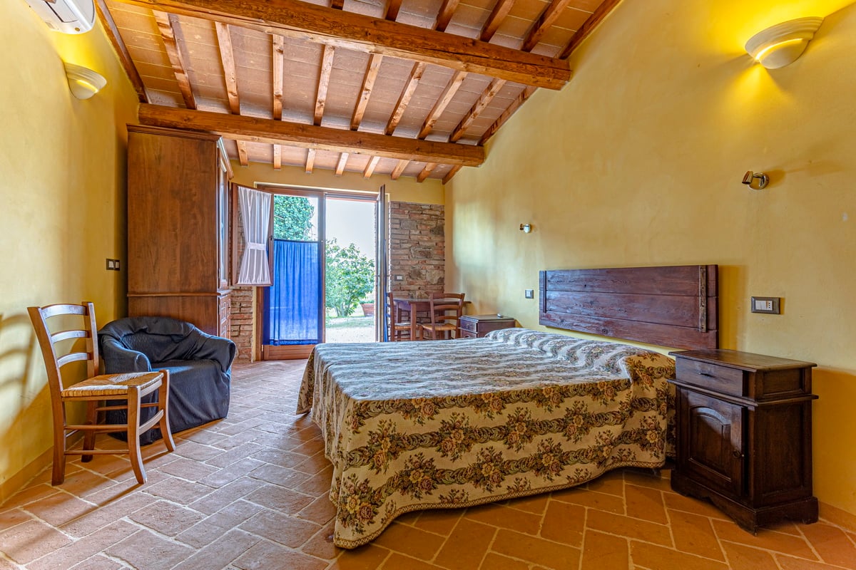 Beautiful Ranch with 2 Pools 