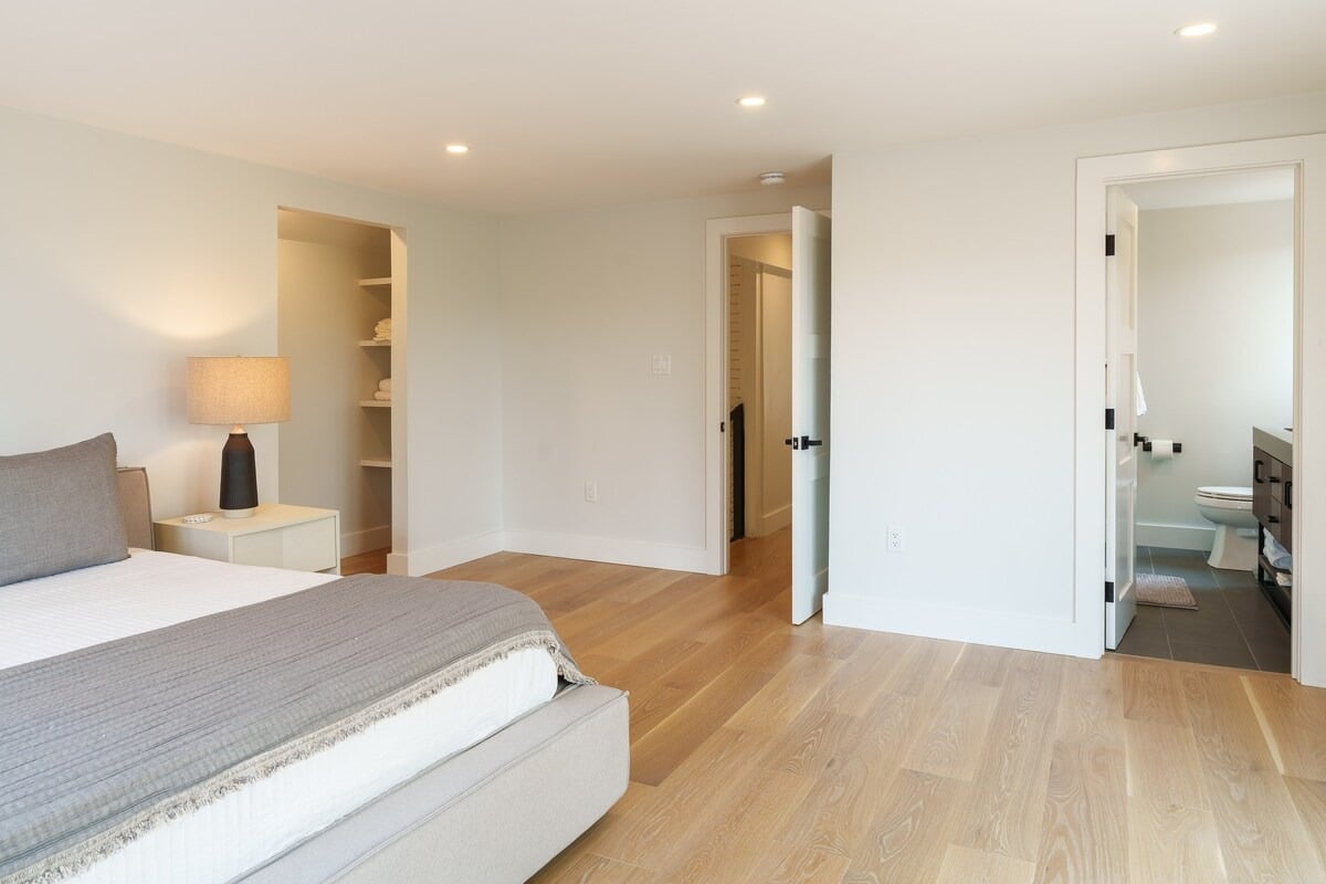 Edgartown Designer Retreat With Pool & Hot Tub