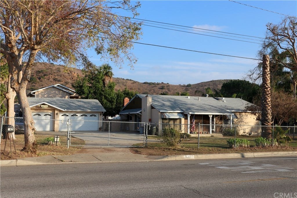 647 N Rancho Santiago Blvd