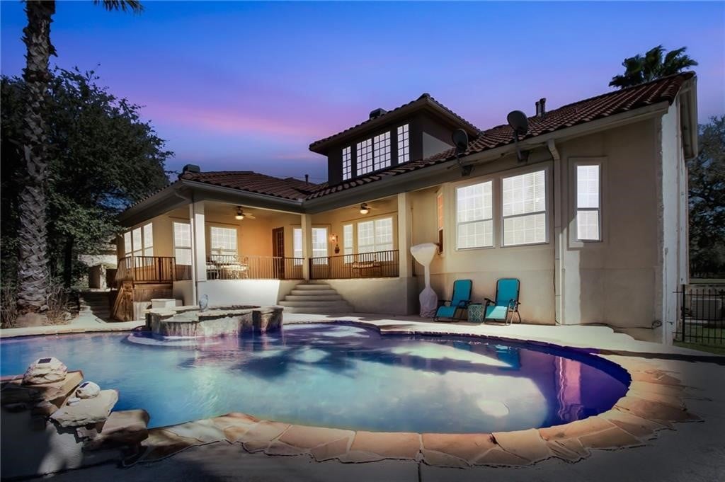 5600 Laguna Cliff Ln