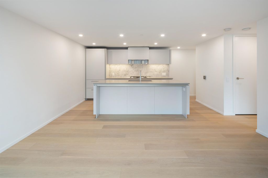 889 Pacific St, #706