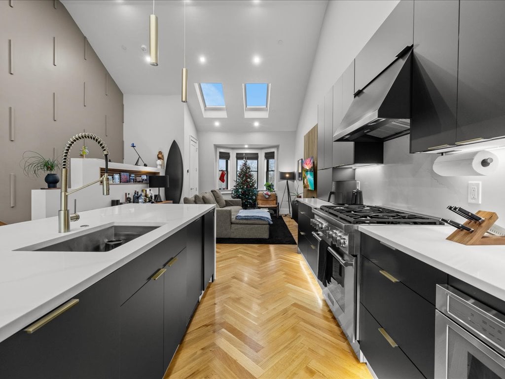 760 E Broadway Unit 2