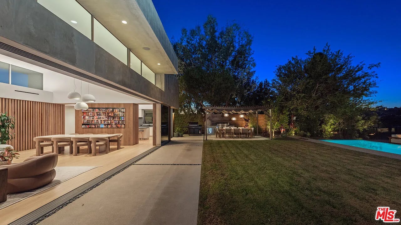 9621 Arby Dr