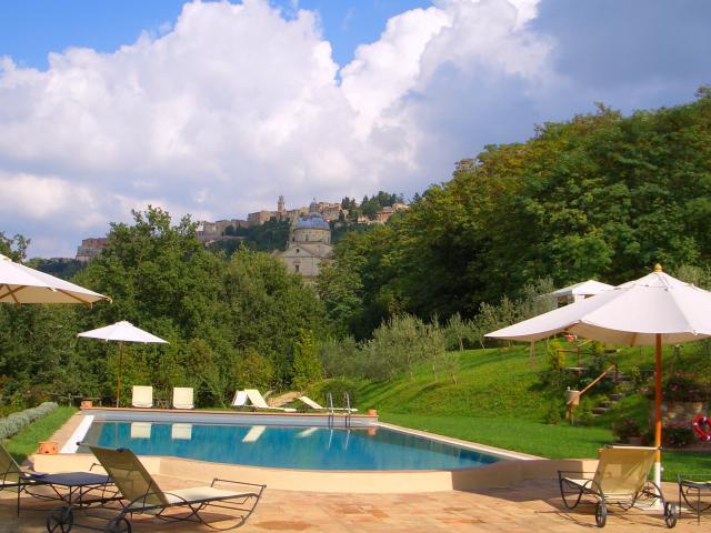 Prestigious Country House with Pool and Land