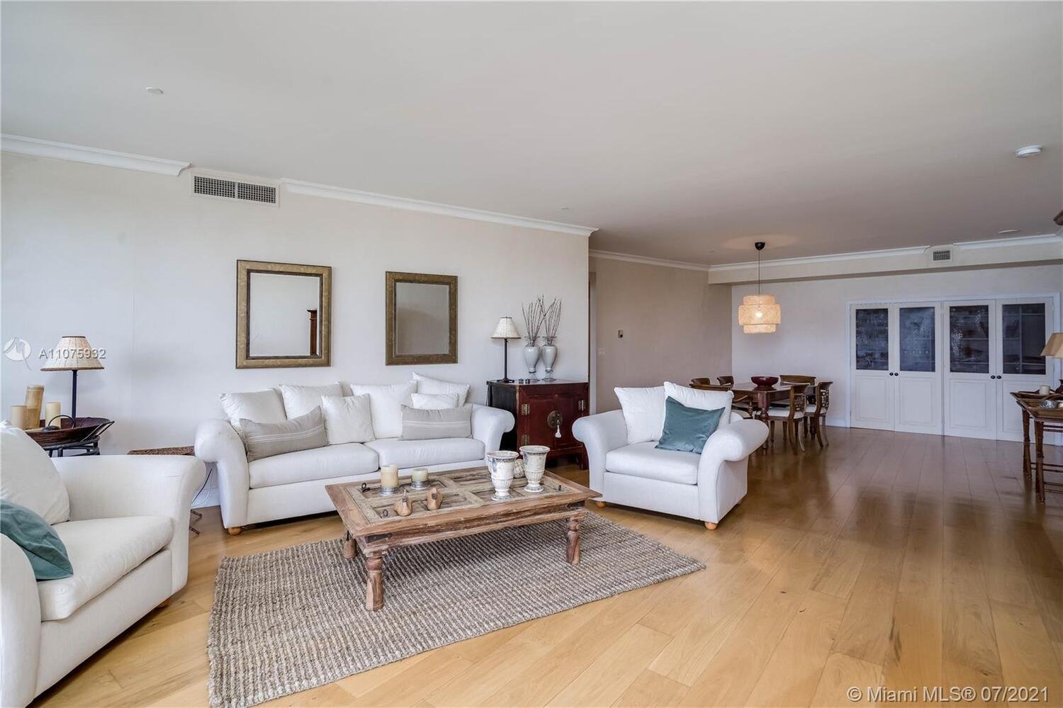 9601 Collins Ave, #505