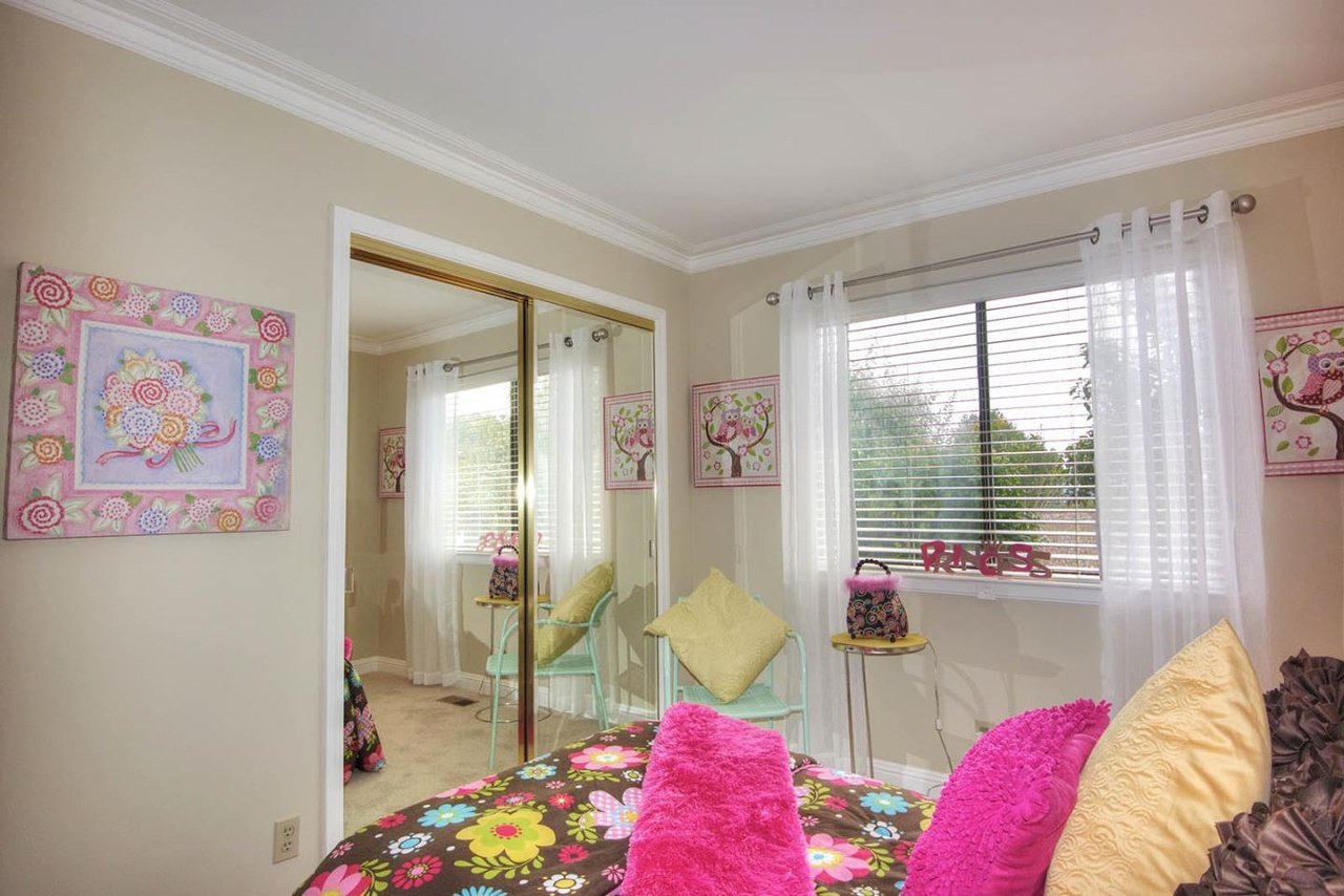 11332 Rolling Hills Dr