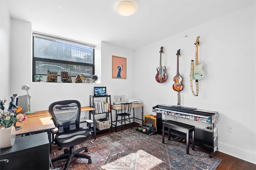 5267 Holmes St, #104