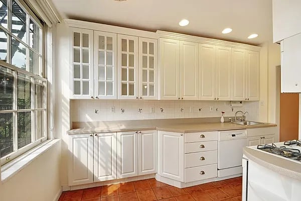 19 Fiske Place Unit: D4