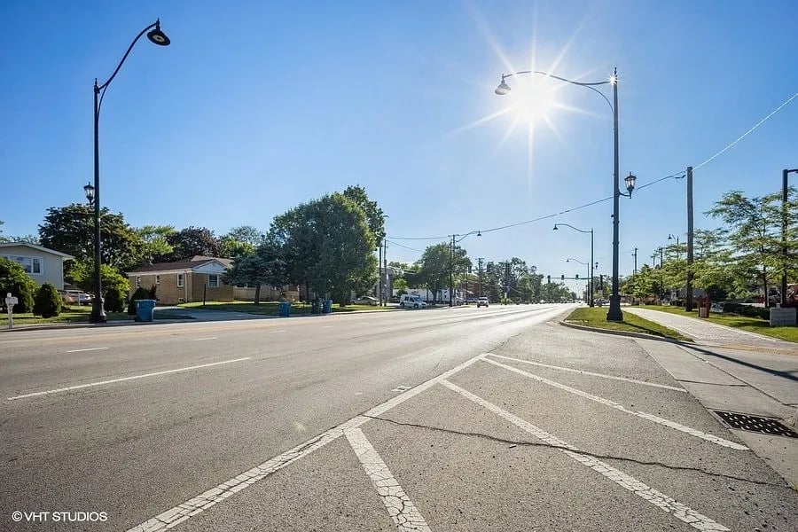 1180 W Irving Park Rd