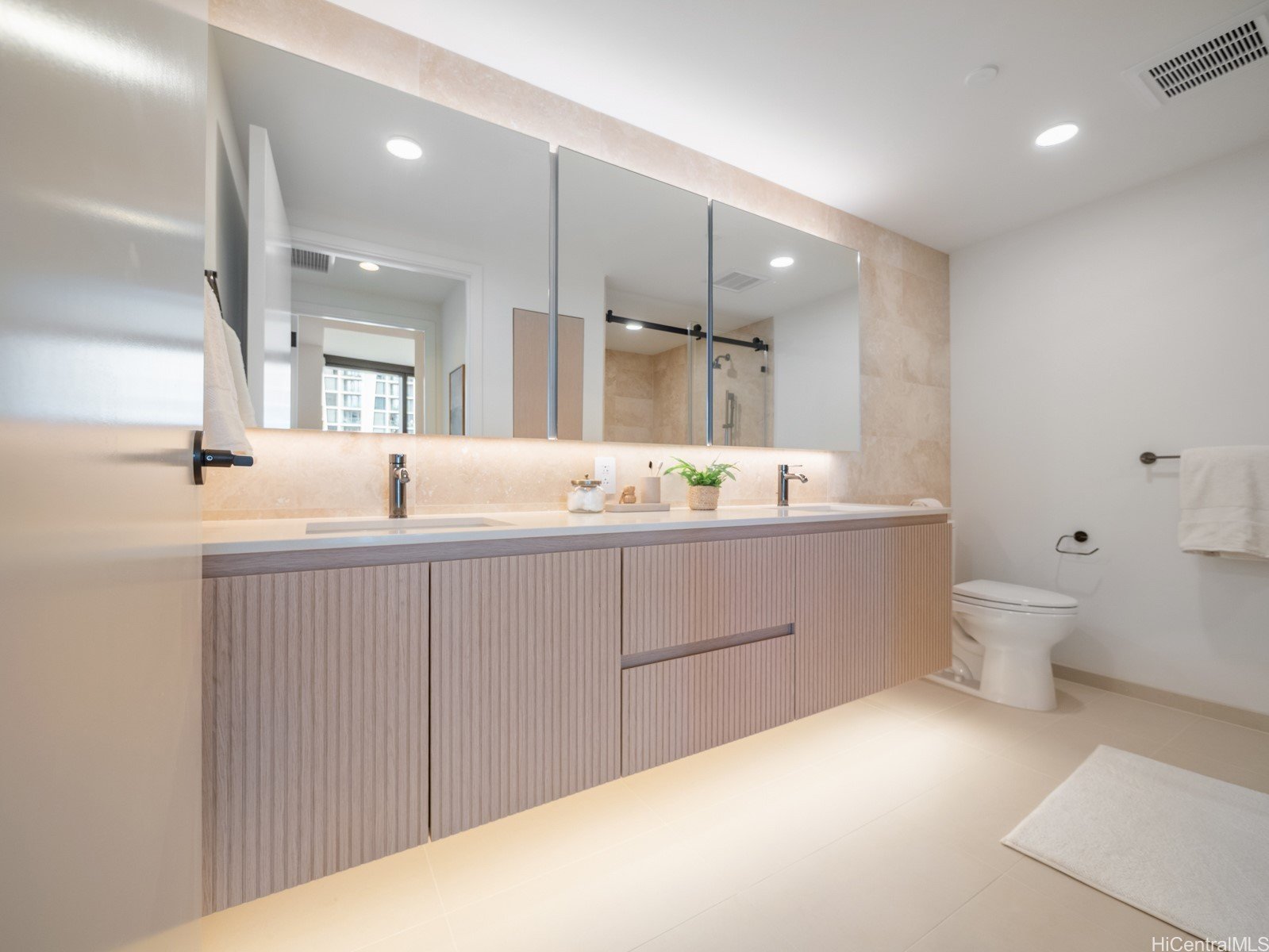 333 Ward Avenue #2106